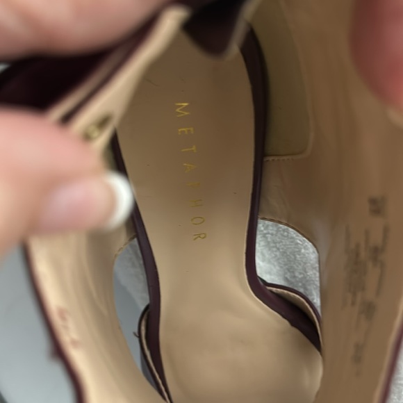 Metaphor Size 8M Plum color High Heel Shoe. - Picture 11 of 12